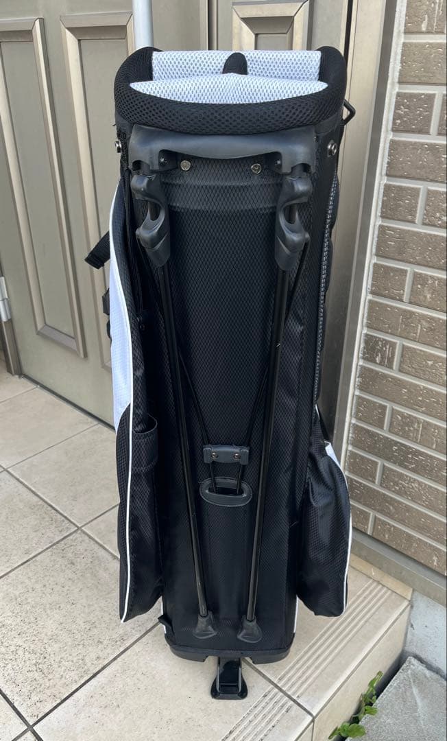 テーラーメイド　キャディバッグ　スタンド型　フードカバーあり