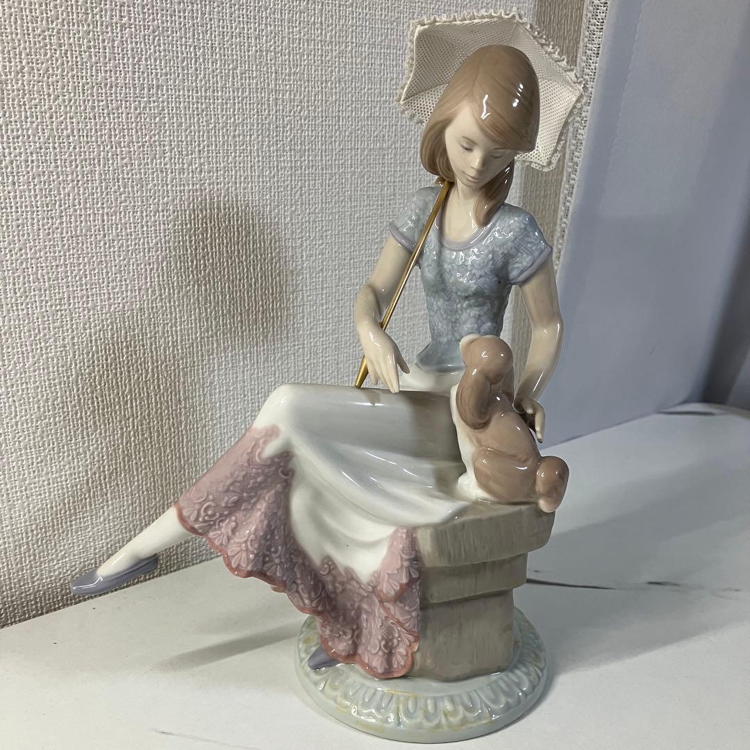 【1/23限定価格】LLADRO リヤドロ 7612 日傘の女性と犬 ベンチ