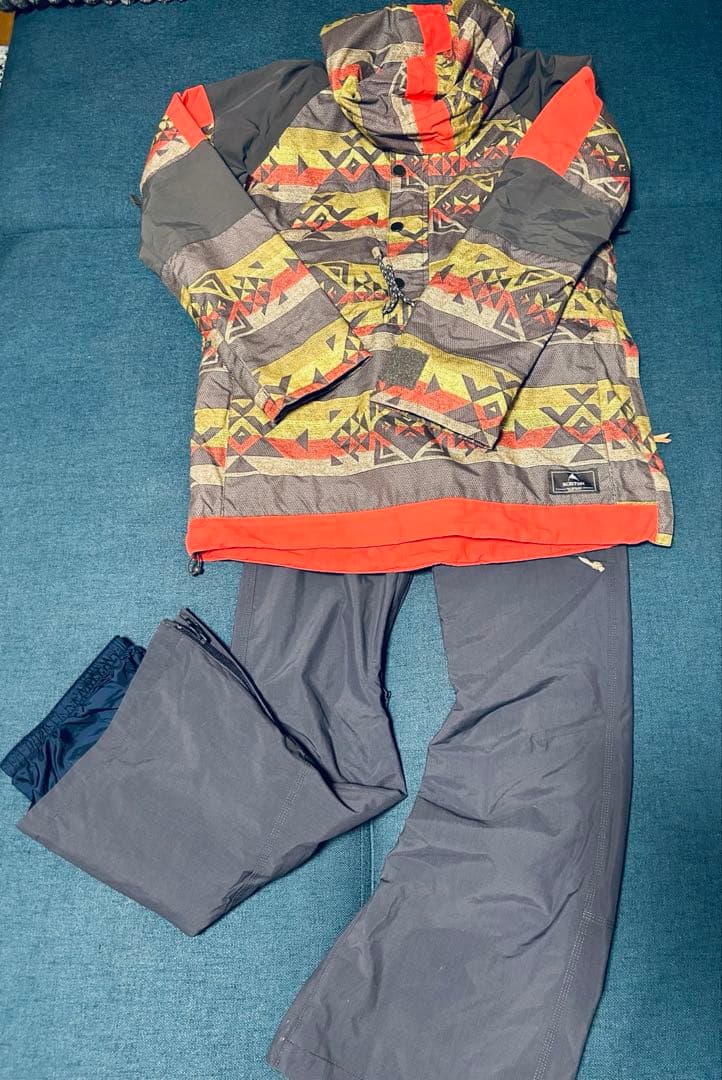 シーズン最終値下げ！Burtonスノーボードジャケット&グレーパンツセット美品