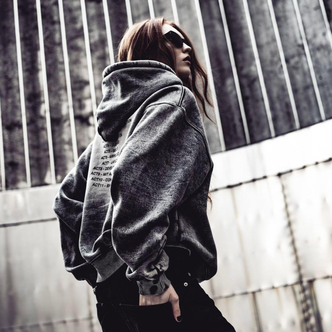 ミュージシャン NIL DUE / NIL UN Faded Bleach Hoodie