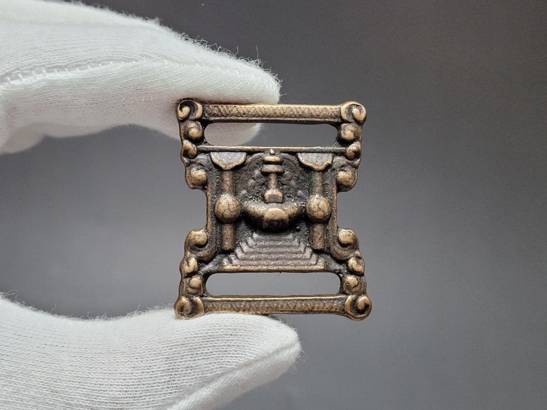 銅製 仏塔紋 天鐵 トクチャ 護身装身具 チベット 仏教文物 幅約4cm