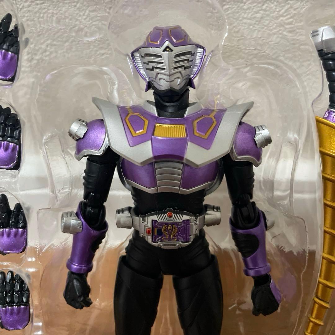 未使用品　S.H.Figuarts 仮面ライダー王蛇　フィギュア　龍騎