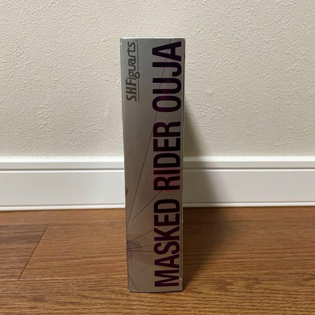 未使用品　S.H.Figuarts 仮面ライダー王蛇　フィギュア　龍騎