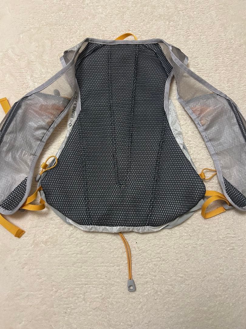 美品！mont-bell 軽量ベスト クロスランナーパック7