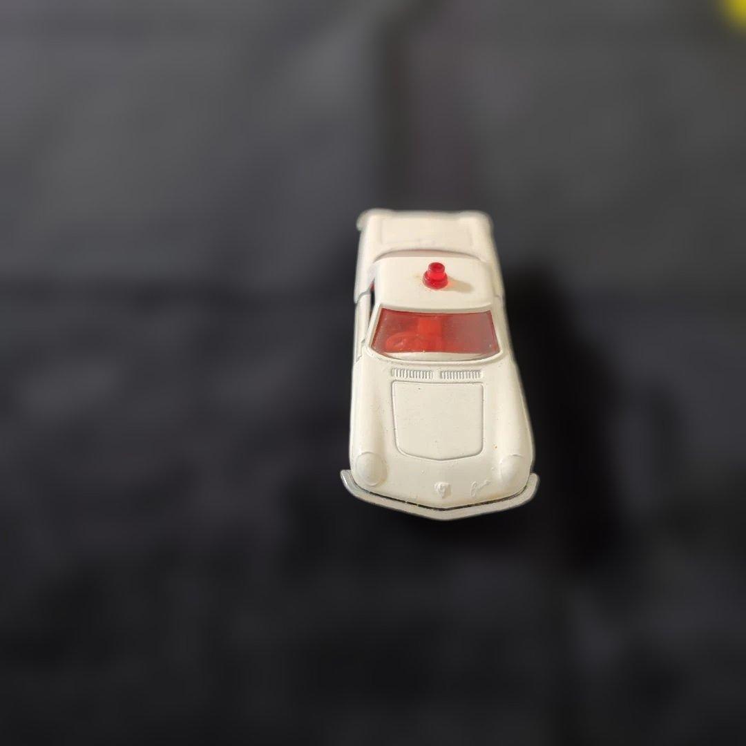 トミカ パトカー 1/60 箱付き