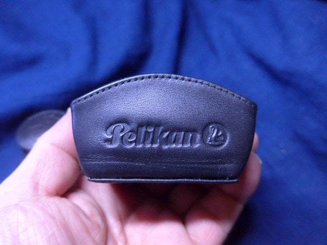 未使用のPelikan 4001 青インク（大）と非売品の貴重な専用ケース