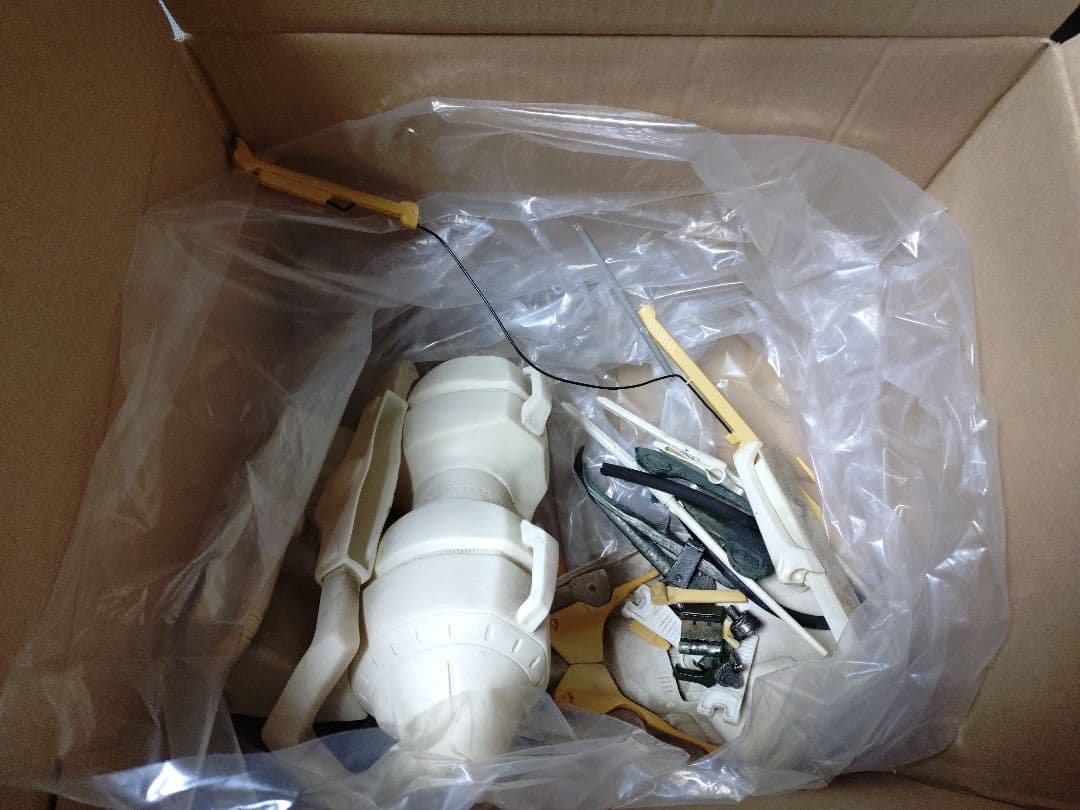 1/35海洋堂ソフビ製レッドミラージュ