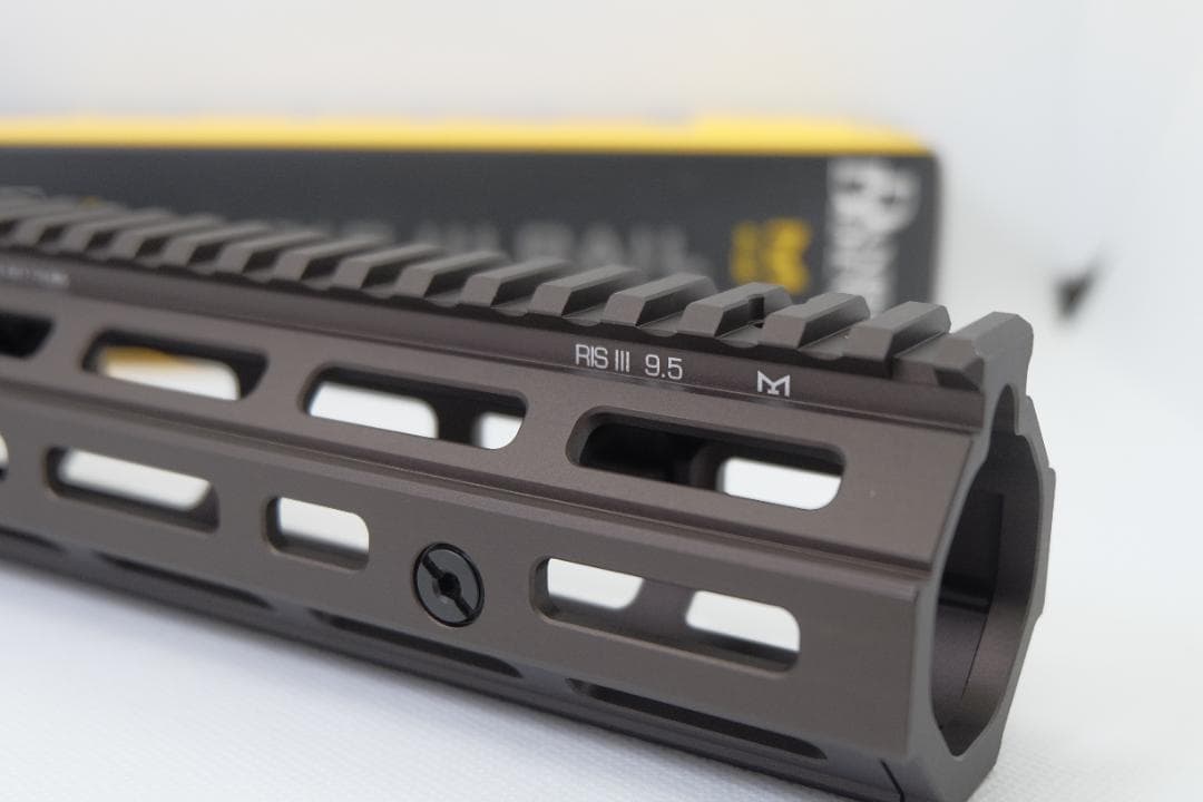 LDT DanielDefense RISⅢ ハンドガード FDE 9.5インチ