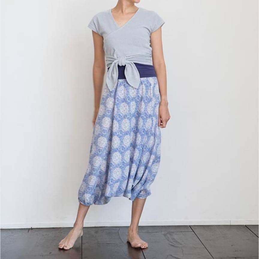 ヨギーサンクチュアリ ヨガウェア ジニーパンツ〈パープル〉総柄 日本製 春夏秋冬