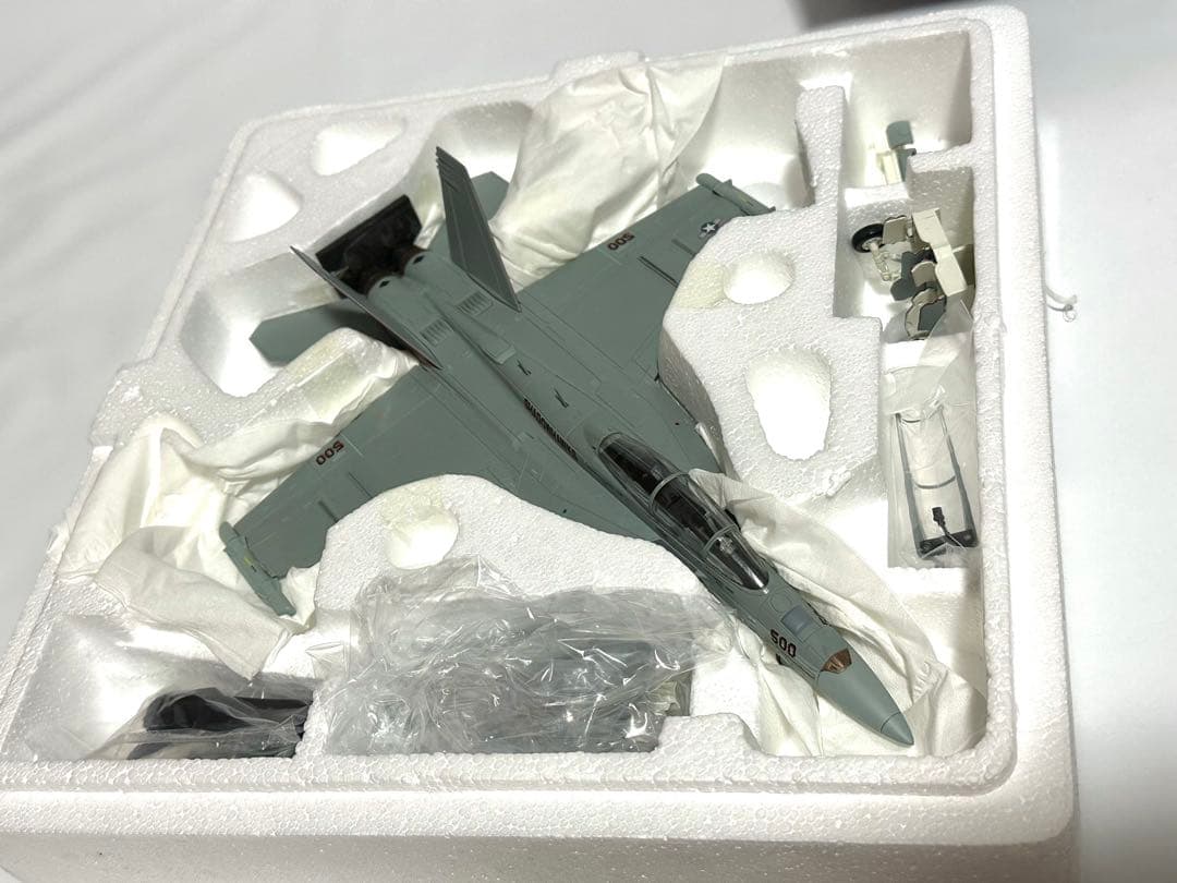 ホビーマスター EA-18G Growler 1/72 VAQ-141 厚木基地