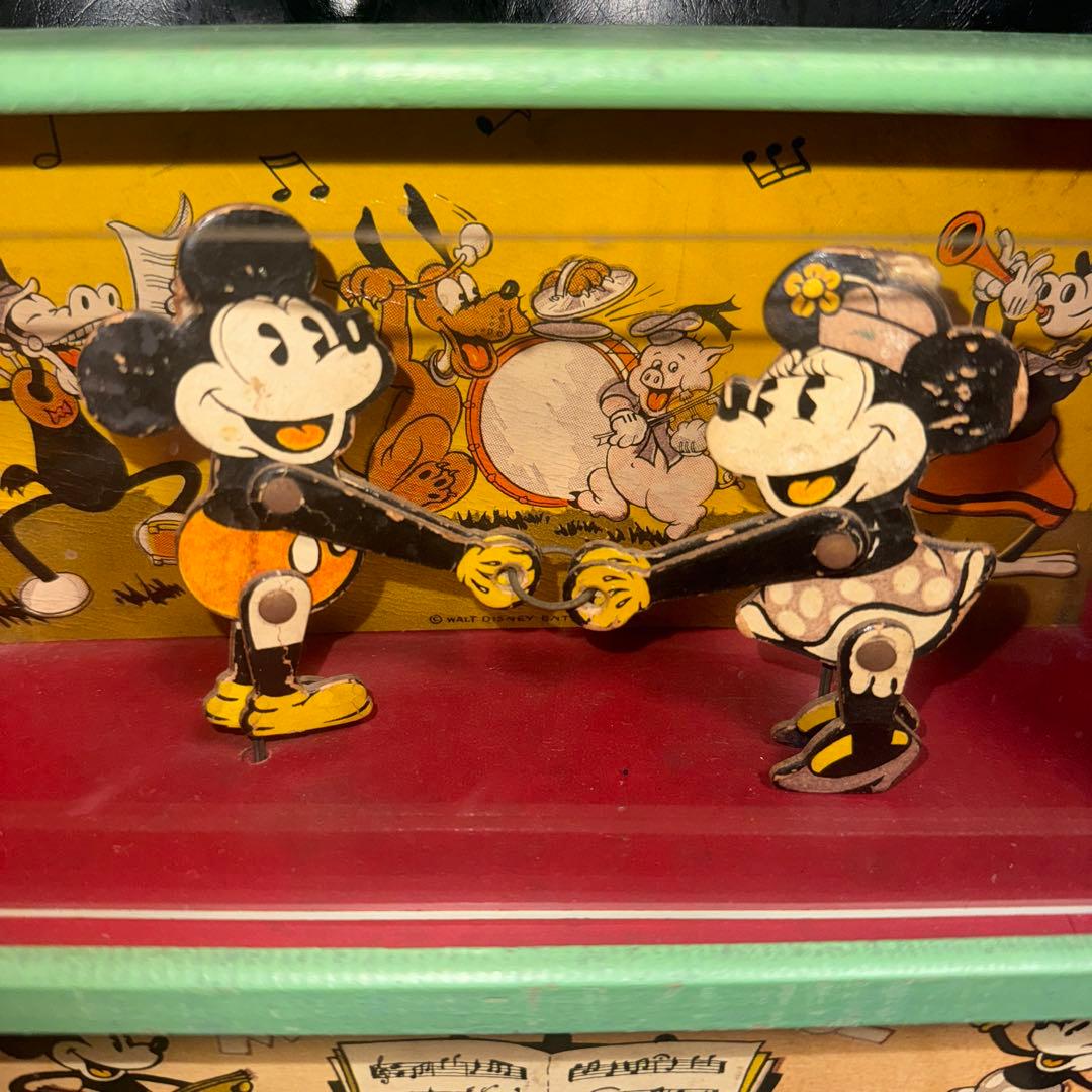 ディズニー　ミッキーマウス.ミニーマウス　おもちゃの木製ピアノ