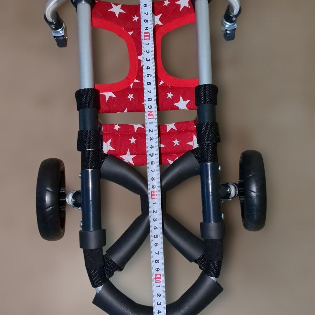 ワンちゃん4輪　リハビリ　食事補助　犬用車椅子　体制維持　犬の歩行器