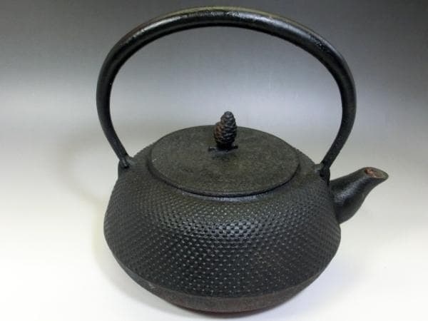 鉄瓶■アラレ 茶瓶 急須 松ぼっくり摘み 大きい 大振り お茶道具 骨董品