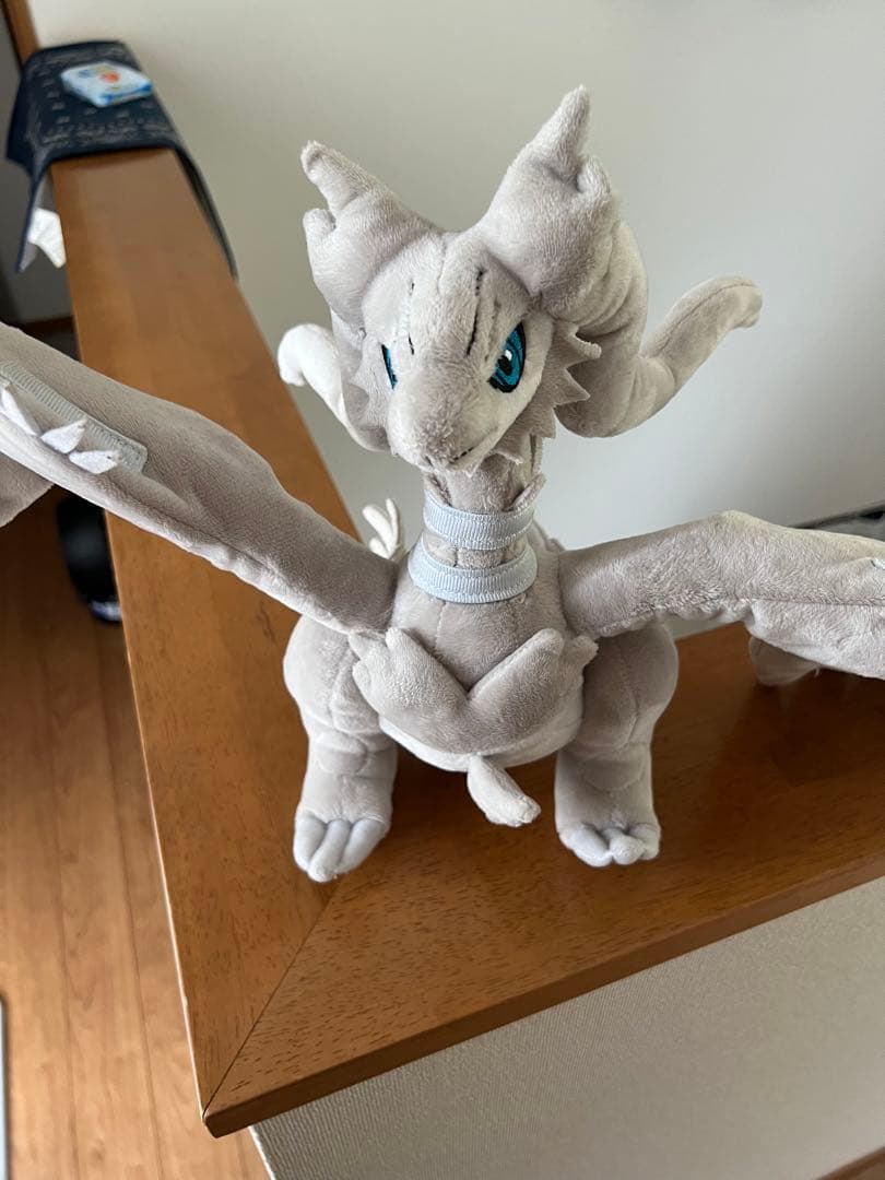 ポケモン　レシラム　ポーズチェンジぬいぐるみ