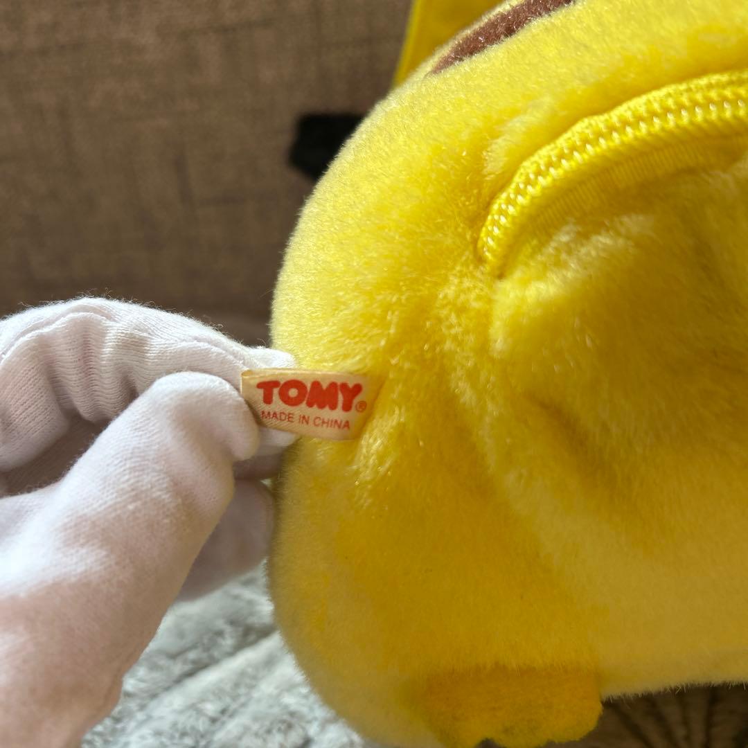 ピカチュウ　ぬいぐるみ　ポケモン　TOMY