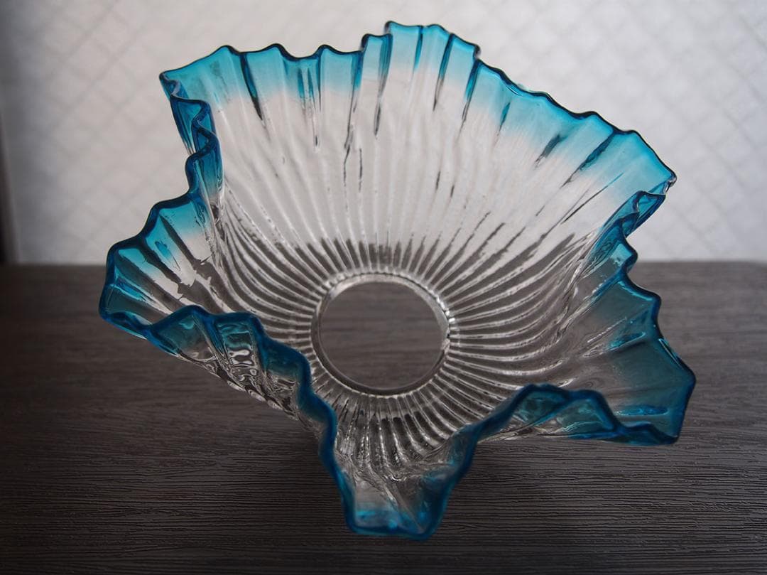 青いフリルの縁取 ガラス ランプシェード 18.6cm ハンドメイド/K295