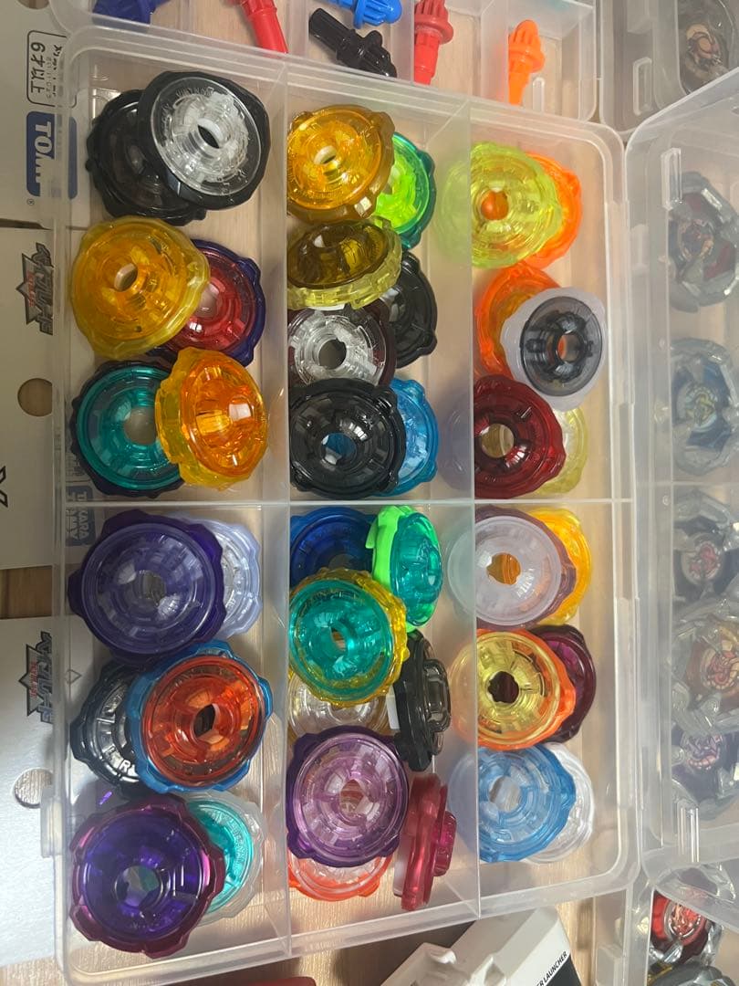 Beyblade X セット 多数のパーツ付き
