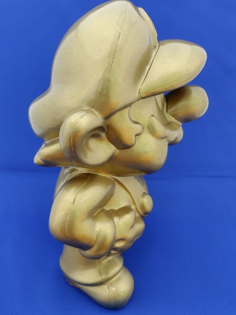 中古　レア！　任天堂エンターテイメント特約店　ゴールドスーパーマリオ像　非売品