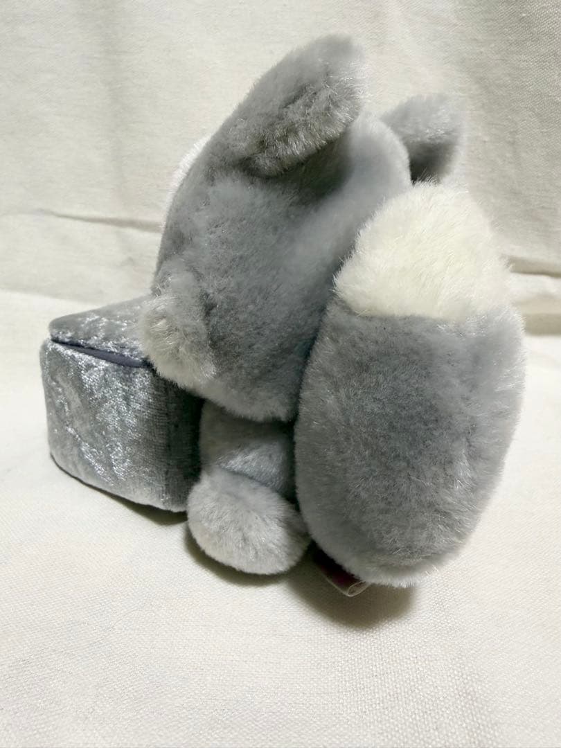 公*o様 【希少】北海道限定 ハローキティ 銀ギツネ ぬいぐるみ 収納ボックス付