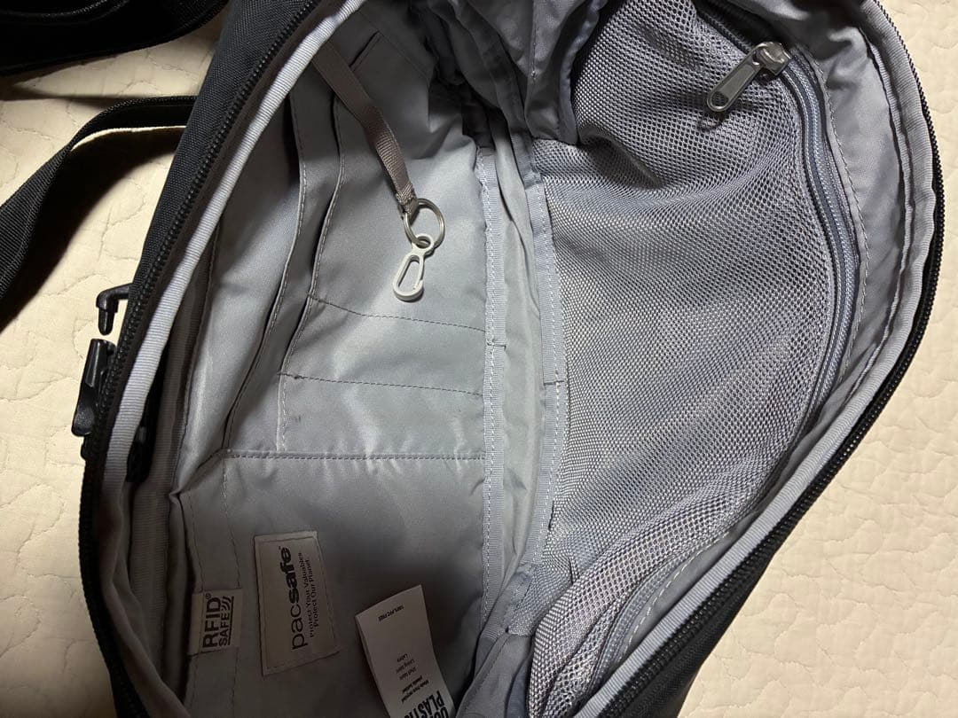 パックセーフ　pacsafe アーバンスリング　Vシリーズ