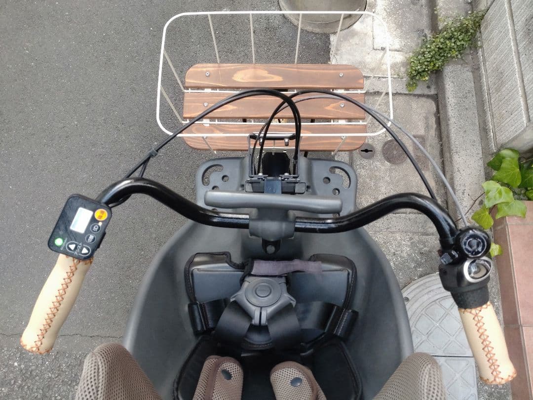 配送可★直接引渡可カスタム【ギュットアニーズ】電動アシスト自転車★充電器付３人乗