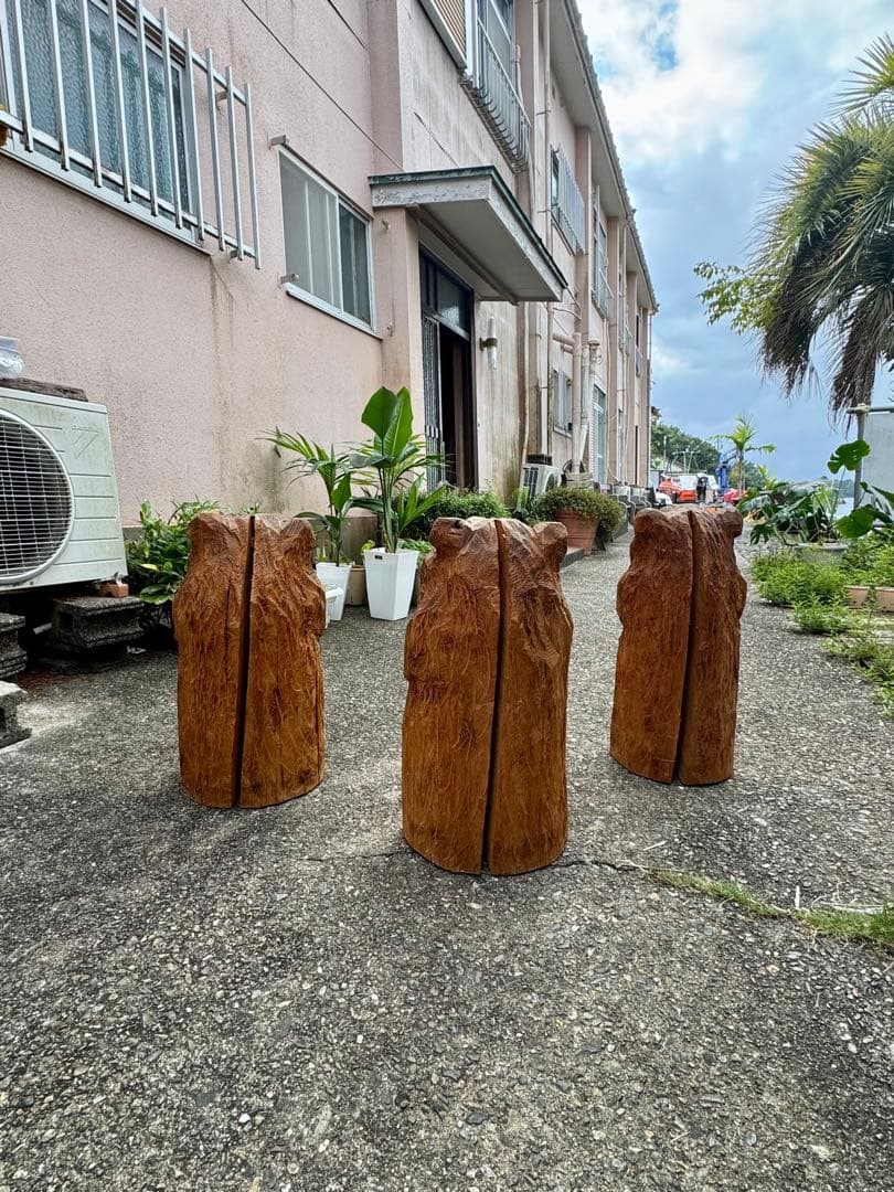 チェーンソーアート　熊　オブジェ　木彫　木工