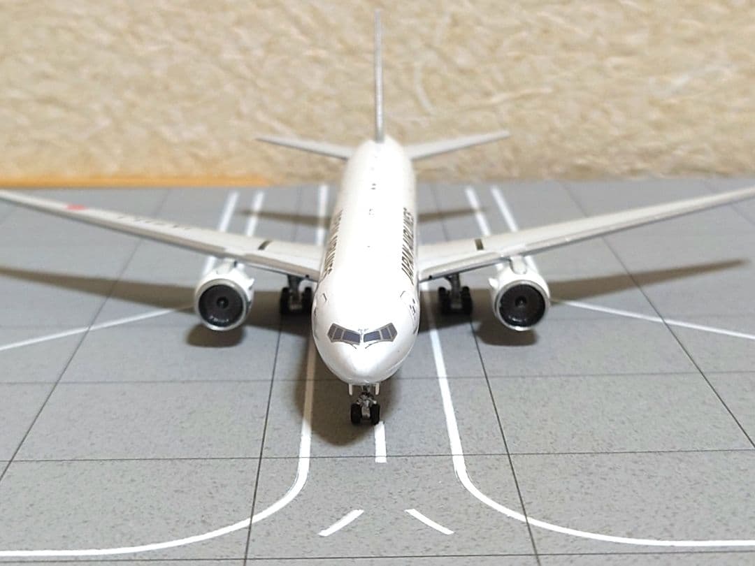 【レア品　JAL B777-200ER JA711J 1/400】