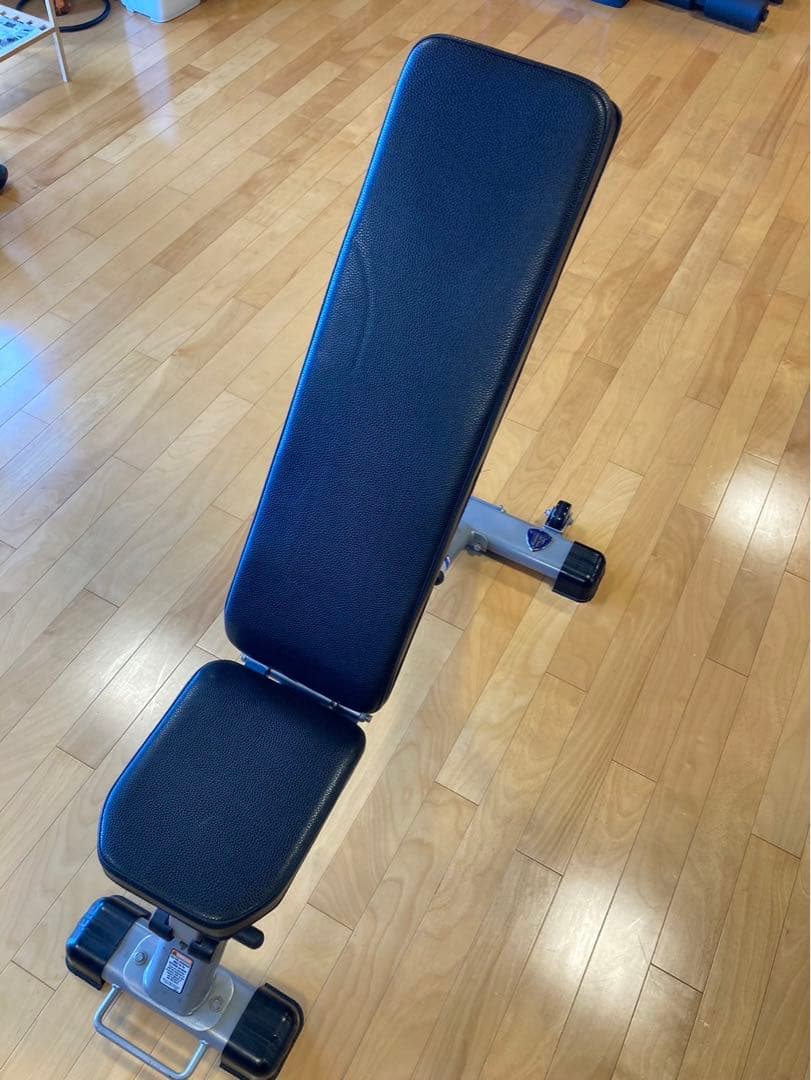 調整可能なトレーニングベンチ 黒