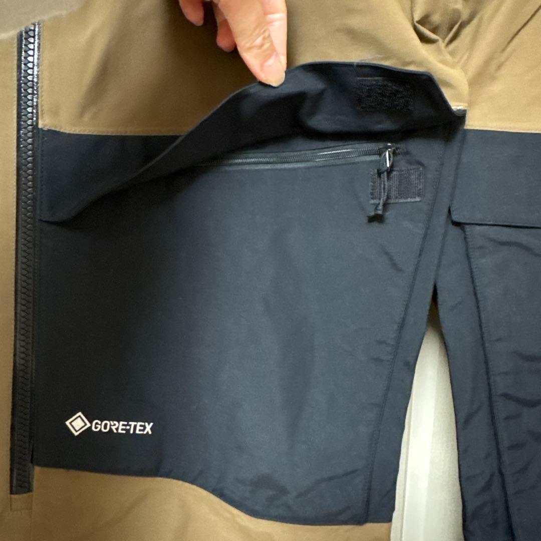 24時間限定お値下げ新品未使用　Haglöfs GORE-TEX パンツ