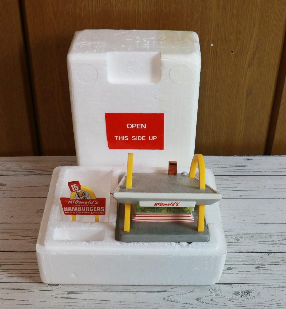 【マクドナルド】　ライト付きセラミックレストランとロナルドとマクドナルドのバン