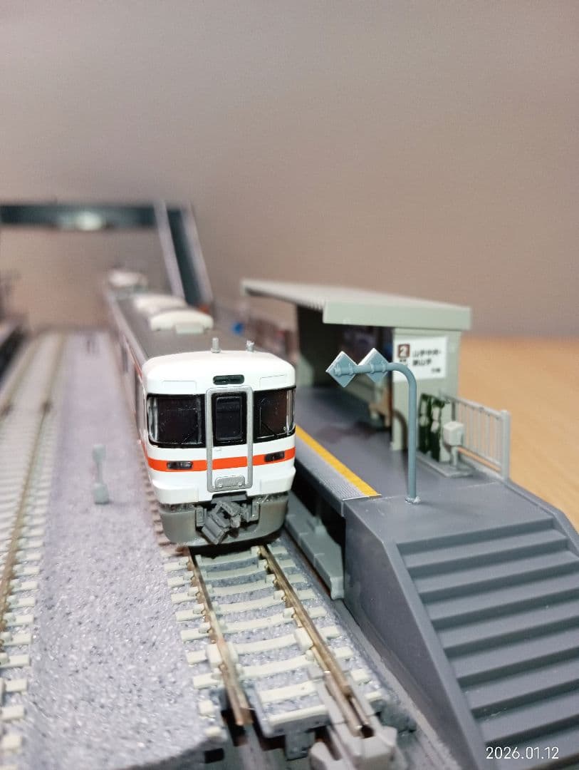 Nゲージ 対向式ホームセット（レール付き）ジオラマ