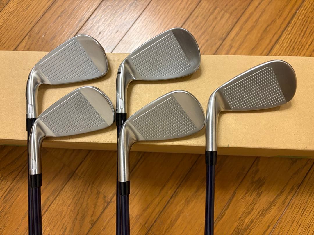 【超激安！】Qi アイアンセット（5本）カーボン（S）