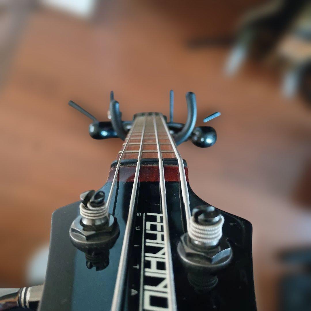 フェルナンデス　エレキベース 　ブラック 虎杢ネック