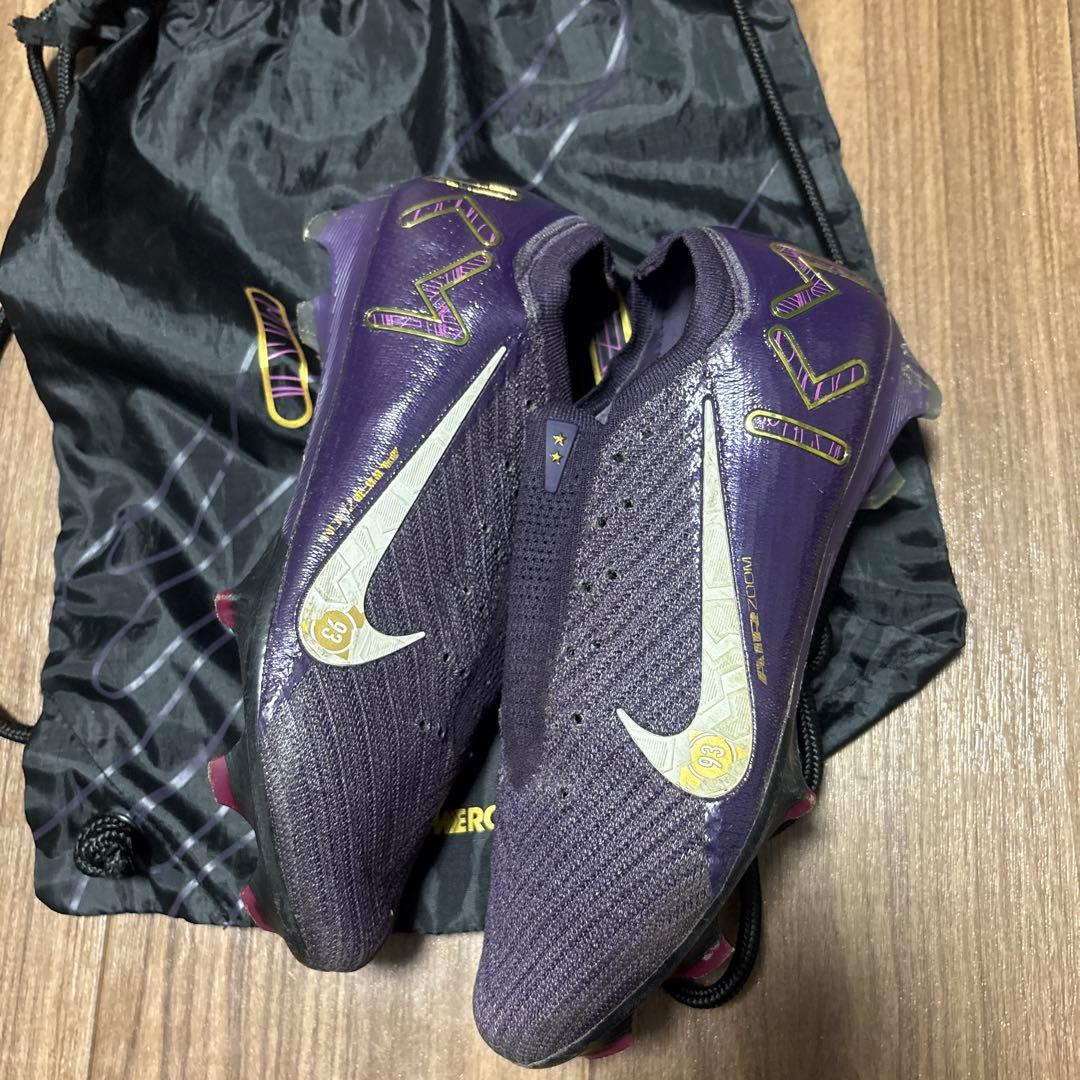 KM マーキューリアル　25.5