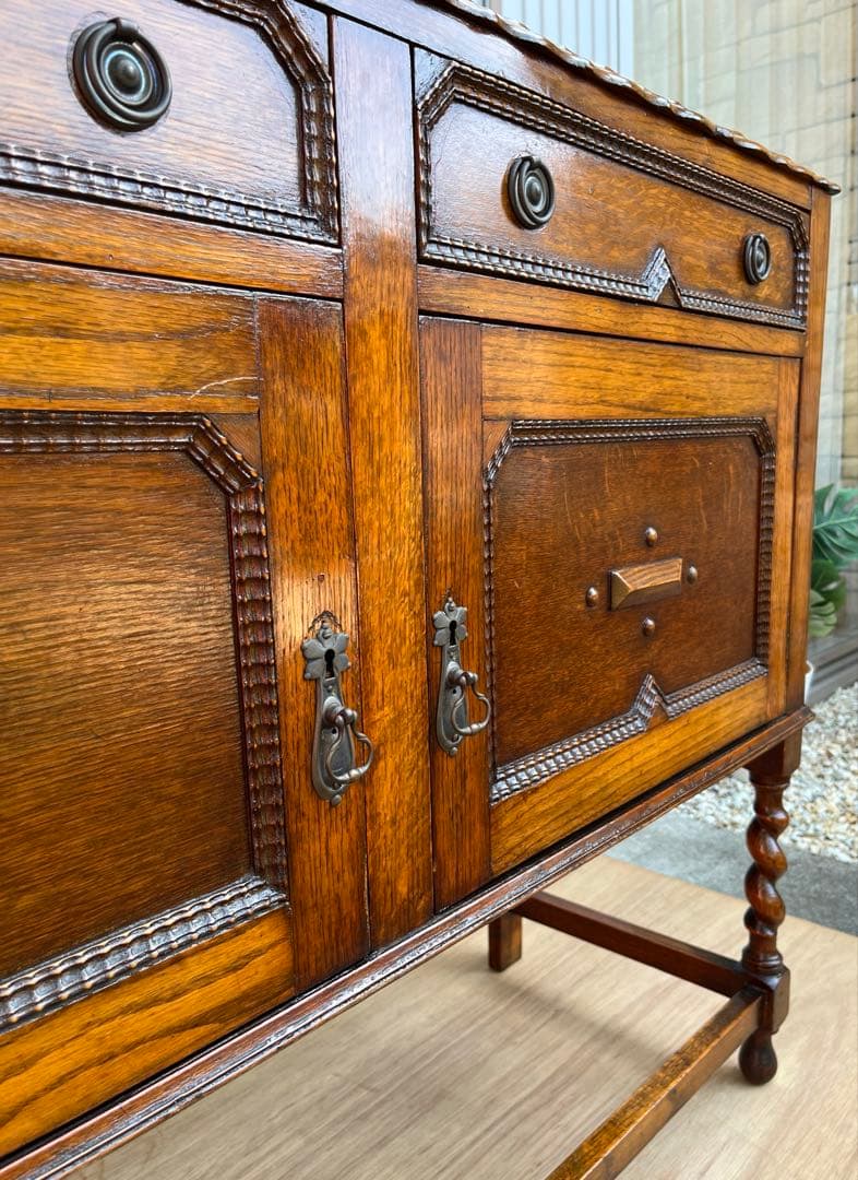 イギリス　アンティーク　キャビネット　ミラーバックサイドボード　ヴィンテージ