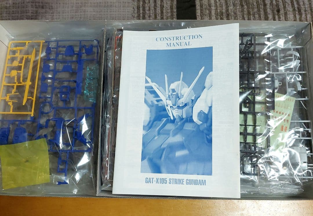 未組立　バンダイBANDAI GAT-X105 STRIKE GUNDAM PG