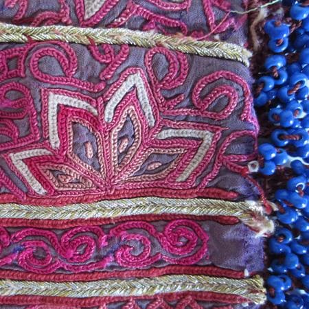 細密なアフガニスタンのオールド刺繍布 6