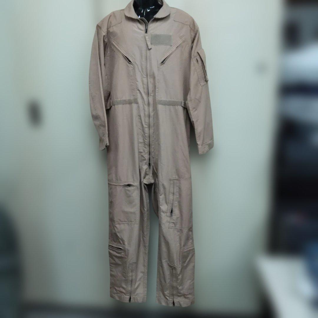 極美品　米軍放出品 ミリタリー フライトスーツ デザートタン CWU-27/P