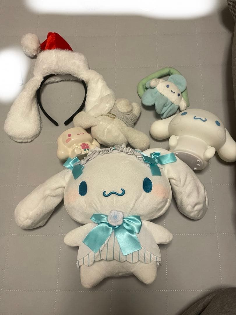 サンリオキャラクター フィギュアとキーホルダーセット