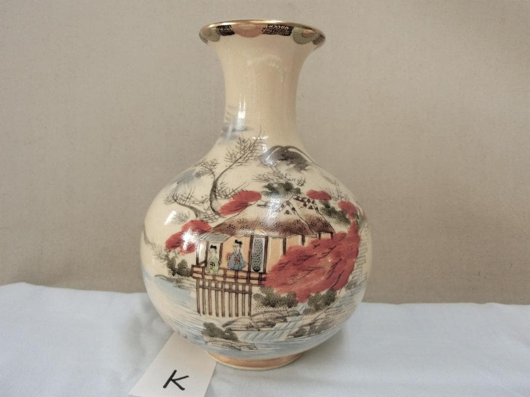 輸出品！【薩摩焼花瓶　花器　山水家魚文　全面に色絵キレイ　在銘・Ｋ・】鑑賞陶磁器
