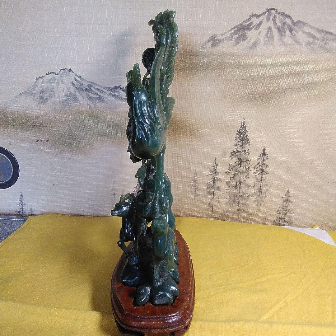 翡翠 鳥と花の彫刻 木製台座付き。