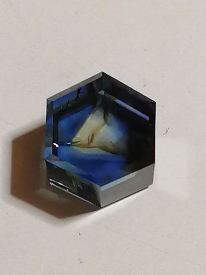 ベトナム産バイカラーサファイア