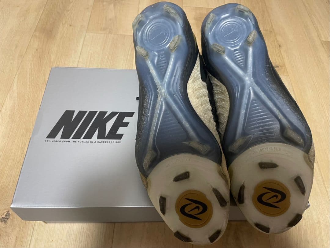 NIKE Phantom Luna サッカーシューズFGソール