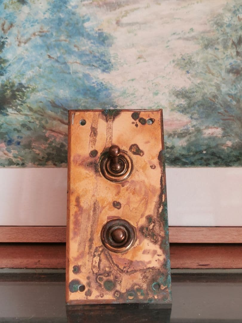 英国製アンティーク 電気トグルスイッチ 真鍮プレート ジャンク オブジェ 鑑賞用