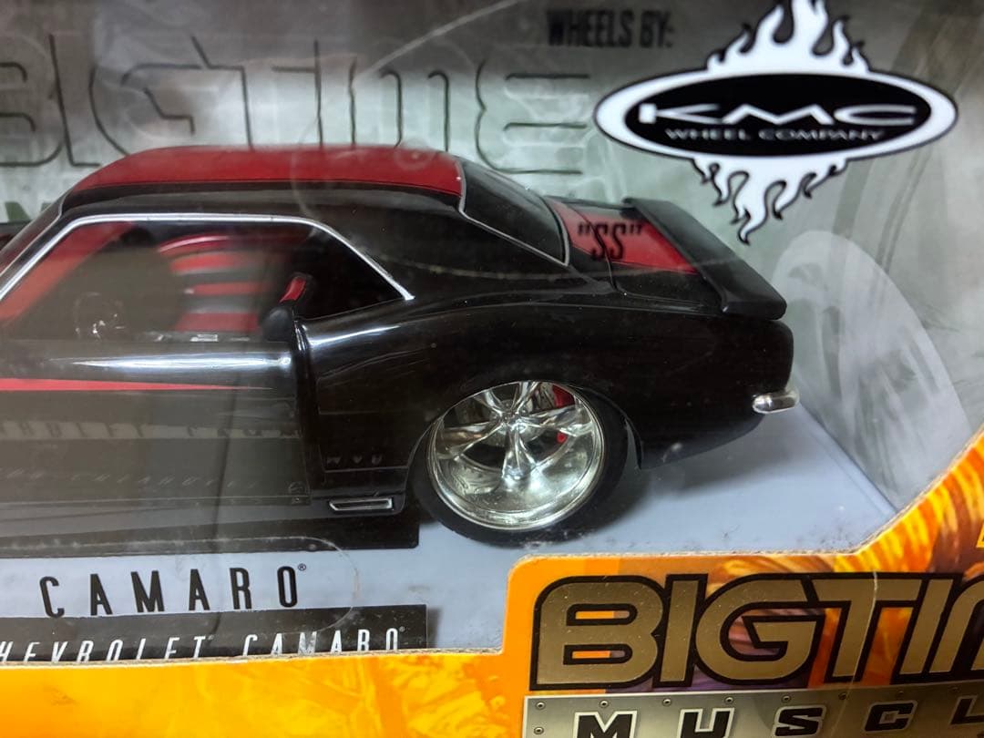 ミニカー 1968 CHEVROLET CAMARO DUB CITY 1/18