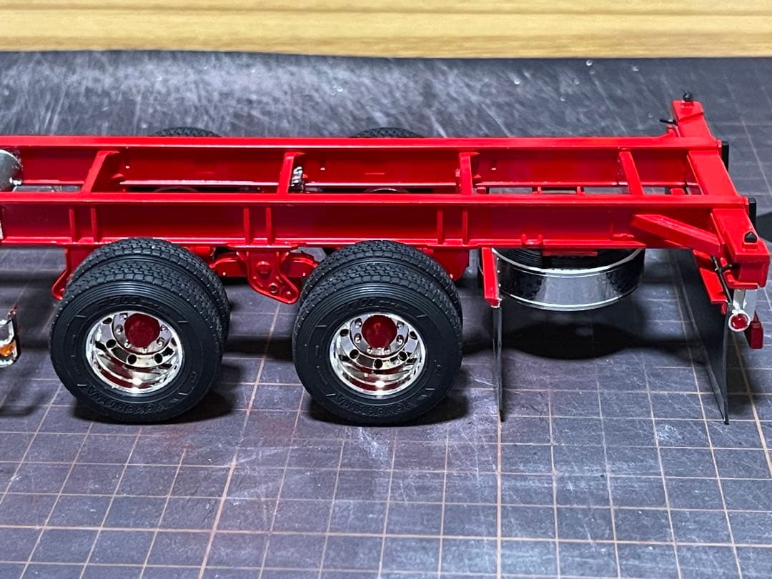 デコトラ‼️1/32 40フィート海コントレーラー2軸MG付きシャーシ