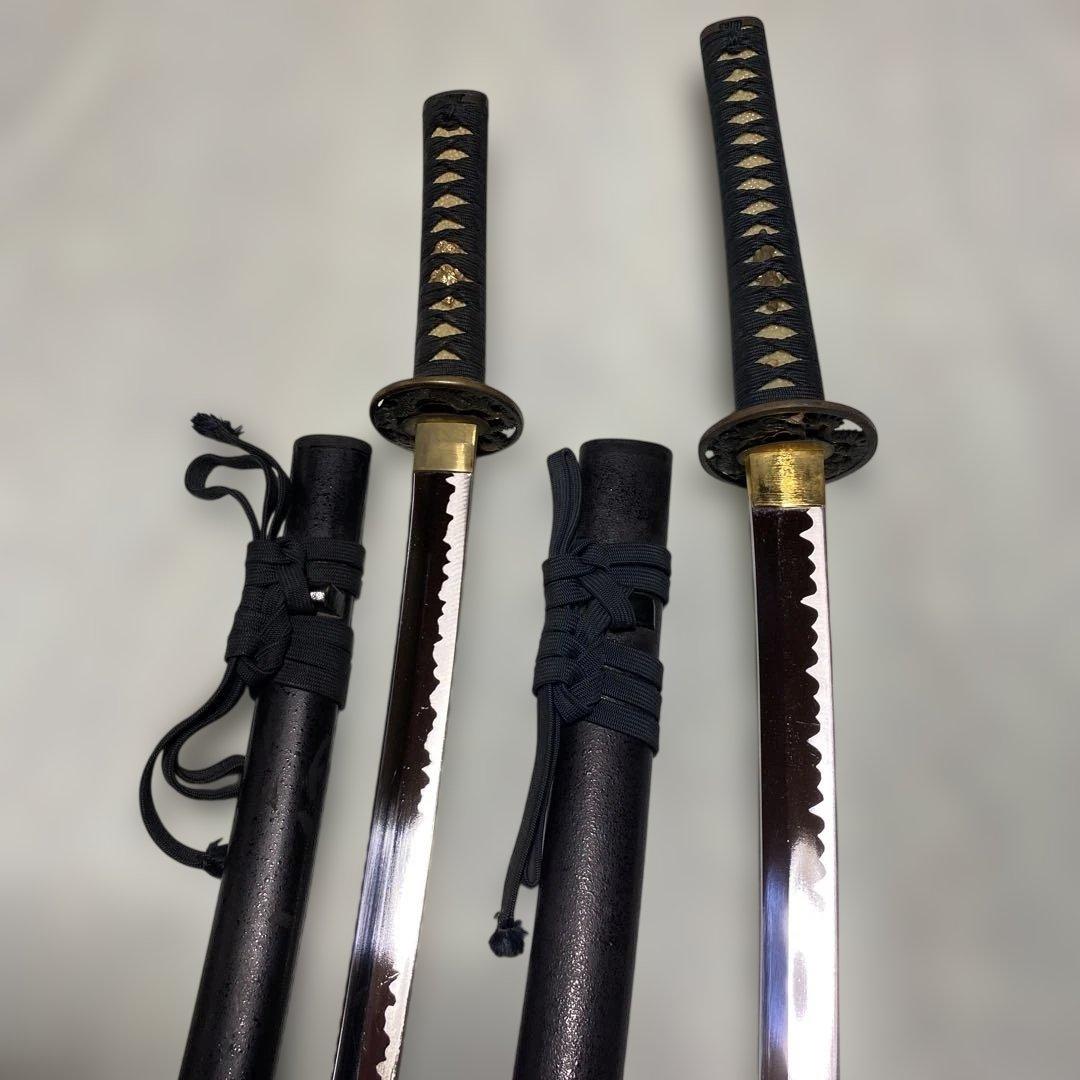 格安模造刀大小２本 濃緑柄 龍彫透し丸鍔 黒梨地鞘