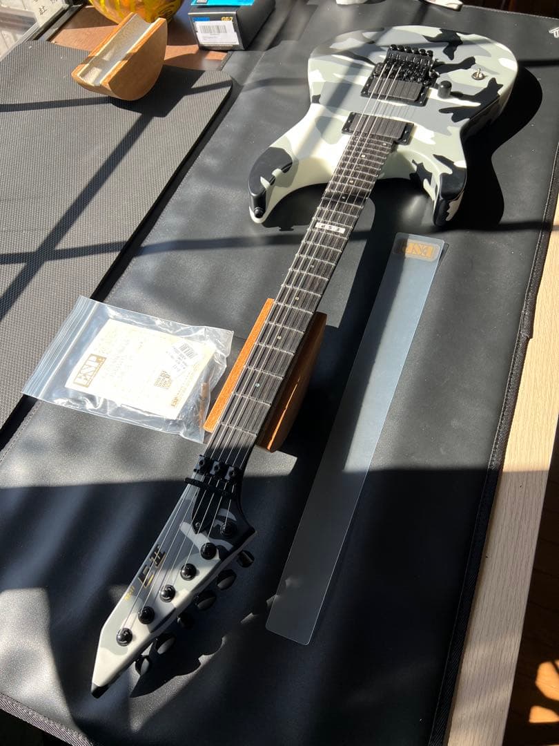 ギター E-II M-II NECK THRU Urban Camo L/H LEFTY