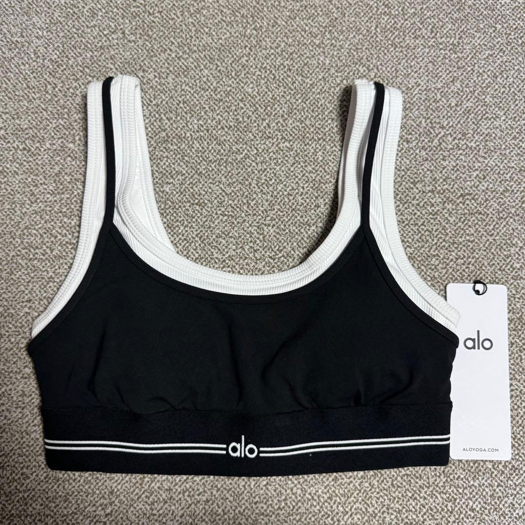 alo yoga アロ エアブラッシュ ブラ Sサイズ