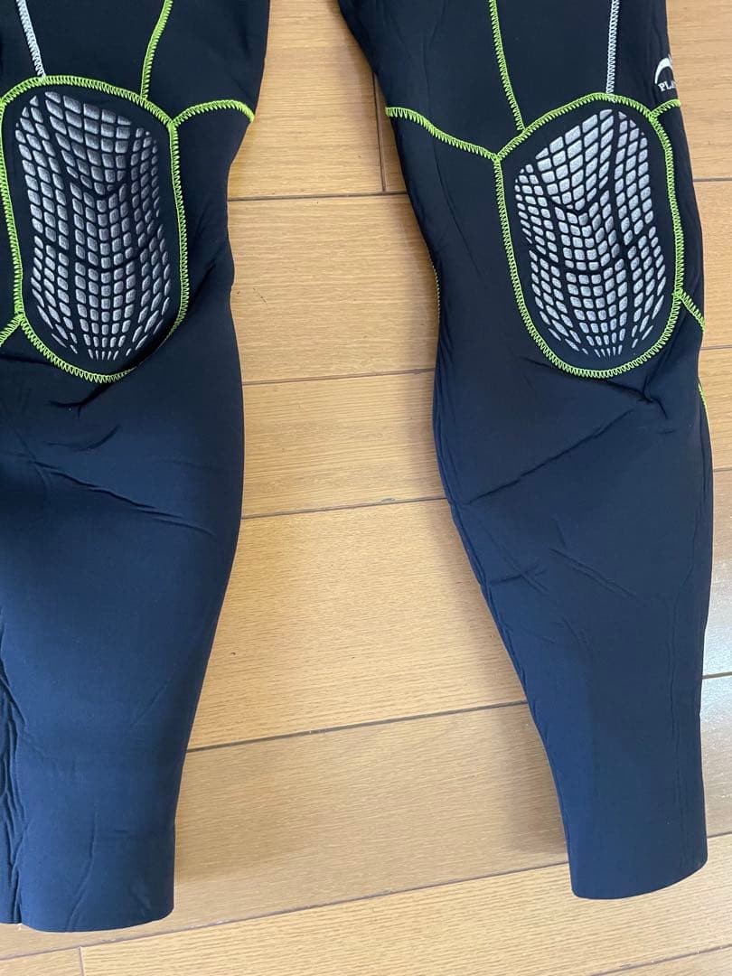 ビラボン 裏起毛ウェットスーツ　ノンジップ